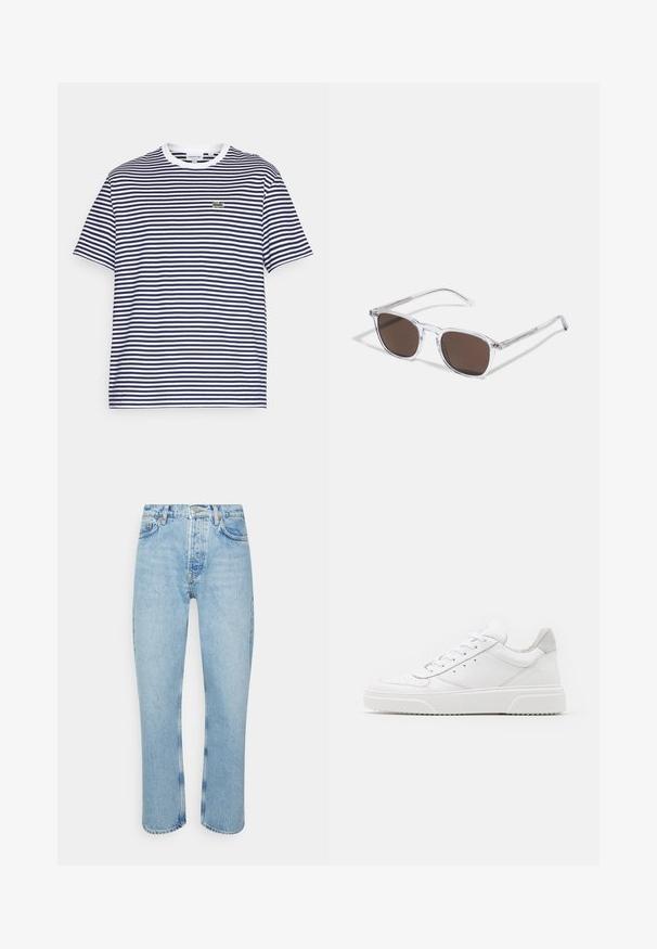 Marineblauwe en witte gestreepte katoenen T-shirt met een ronde hals en korte mouwen. Beschikt over een klein groen krokodil logo op de borst.; Lichtblauwe denim jeans met een rechte snit, hoge taille, vijf-pocket ontwerp en zichtbare stikseldetails op de naden en zomen.; Witte leren sneakers met een gladde afwerking, ronde neus, platte veters en een gestructureerde zool. Grijze suède accent bij de hiel.; Heldere plastic zonnebril met rechthoekige bruine lenzen, voorzien van dunne, doorzichtige veren en metalen accenten op de sleep.