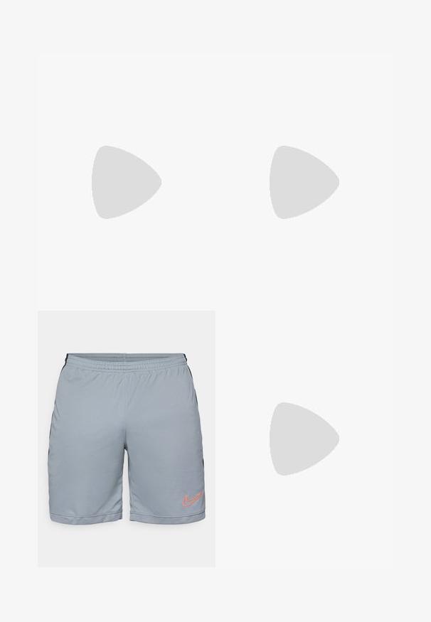 Lichtblauwe sporttop met lange mouwen en een kwartrits, met oranje accenten op de schouders en een klein wit Nike-logo op de borst.; Lichtgrijze sportshorts met zwarte zijkanten, een elastische tailleband en een gestructureerde mesh zoom. Heeft een oranje Nike-logo op het linkerpijp.; Witte sportschoen met gouden accenten, een gestructureerde mesh bovenlaag, een gevoerde kraag en een doorschijnende rubberen zool; voorzien van een brede band over de middenvoet.; Een paar zwarte leren handschoenen met een geperforeerd stuk aan de achterkant, verstelbare band met knoop en een zachte voering.