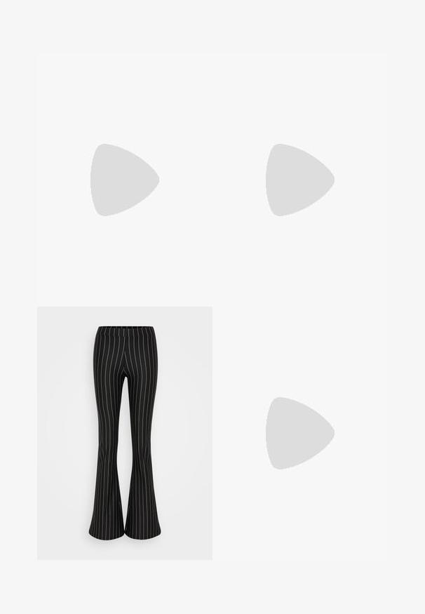 Čierne tričko s krátkymi rukávmi vyrobené z volánkového čierneho tylu, okrúhlym výstrihom a priliehavým strihom.; ONLY ONLFEVER PINSTRIPE FLARED - Nohavice - black/pumice stone; Even&Odd Čižmy - dark red; Strieborná metalická kabelka na zápästie s hladkým povrchom, klopovým uzáverom a reťazovým popruhom. Má štruktúrovaný obdĺžnikový dizajn a prešívané detaily.