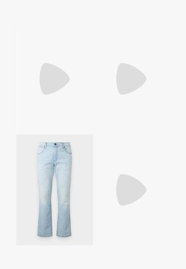 Rosa Baumwoll-T-Shirt mit kurzen Ärmeln, das ein kleines mehrfarbiges Logo auf der linken Brustpartie zeigt. Einfaches, legeres Design.; Hellblaue Denim-Jeans mit mittelhohem Bund, Knopf- und Reißverschluss, Vordertaschen und leicht ausgestellten Beinen.; Schwarze Leder-Sneaker mit weißen Streifen, strukturiertem Gummisohle und Schnürung. Verfügt über ein Markenetikett auf der Zunge.; Schwarze Stoff-Schultertasche mit texturiertem Äußeren, verstellbarem Schultergurt und Kordelzugverschluss. Verfügt über auffällige Nähte und ein seitliches Etikett.