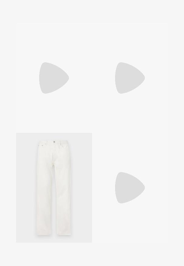Blaues Baumwoll-T-Shirt mit einem dunklen bedruckten Krokodil-Logo und dem Text "LACOSTE". Rundhalsausschnitt, kurze Ärmel, lockere Passform.; Gerade geschnittene weiße Denim-Jeans mit Vordertaschen, Gürtelschlaufen und Knopfverschluss in der Taille, vor einem einfarbigen Hintergrund gezeigt.; Weiße Leder-Sneaker mit glatter Oberfläche, rundem Zehenbereich, flachen Schnürsenkeln und strukturiertem Schuhsohlen. Graues Wildleder-Detail an der Ferse.; Klarer Kunststoff-Sonnenbrillen mit rechteckigen braunen Gläsern, ausgestattet mit dünnen, transparenten Bügeln und Metallakzenten an den Schläfen.