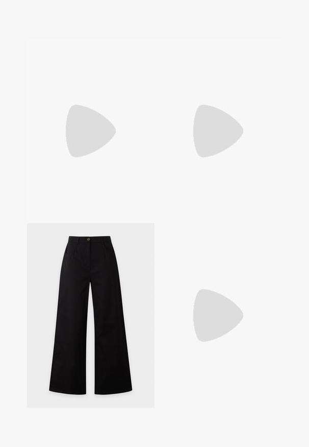 Pull crème côtelé avec des rayures horizontales noires, col rond et manches longues. Présente un design ajusté et une texture sans couture.; Pantalon noir à jambes larges avec bouton sur le devant, fermeture éclair et poches latérales sur un fond uni clair.; Baskets en daim et cuir noir avec un swoosh latéral crème et un talon crème clair. Dotées de lacets beige et d'une semelle en caoutchouc gomme.; Sac à main en cuir noir avec une texture lisse. Dispose d'une bandoulière adjustable et d'un design élégant et minimaliste avec une fermeture éclair.