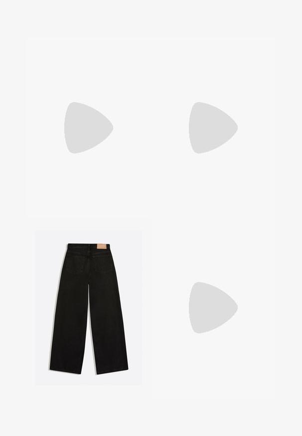 Zwarte t-shirt met korte mouwen van gladde katoenstof. Heeft een ronde halslijn en een klein label aan de onderkant met de tekst "ARMEDANGELS".; Zwarte jeans met wijde pijpen, van achteren gezien met twee achterzakken en een bruin leren merkpatch op de tailleband.; Bruine sportschoen met lichtbeige strepen, gemaakt van suède en mesh materiaal, een gestructureerd bovenwerk, vetersluiting en een zool van gumrubber.; Zwarte schoudertas van glad leer met een brede, enkele band en een nonchalant, minimalistisch ontwerp tegen een effen achtergrond.
