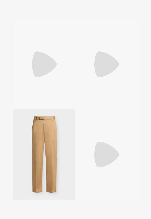 Pull en maille crème à manches courtes avec col rond et poignets et ourlet côtelés sur un fond uni.; Pantalon beige droit avec passants de ceinture, plis devant et fermeture éclair.; Mocassin pour homme en cuir noir avec pompons, bout arrondi, petit talon et languette à l'arrière, présenté de profil sur un fond gris clair.; Sac de sport en cuir marron avec deux poignées, une bandoulière noire réglable et un petit logo "BOSS" au centre à l'avant.