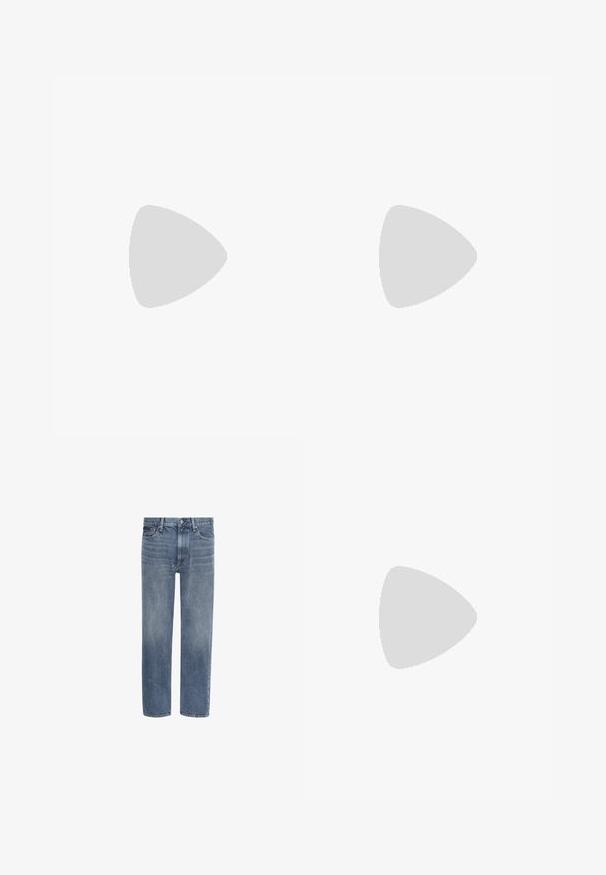 Sort kortærmet t-shirt med et geometrisk mønster og et grønt krokodille-logo, med en ensfarvet sort rund hals.; Blå straight-leg denim jeans med forlommer, bæltestropper og knaplukning.; Sort læderloafer med metalbrandskilt hvilende nær et brunt rundt bord på beige tæppe.; Lacoste MESSENGER BAG MEN CLASSIC - Skuldertasker - noir