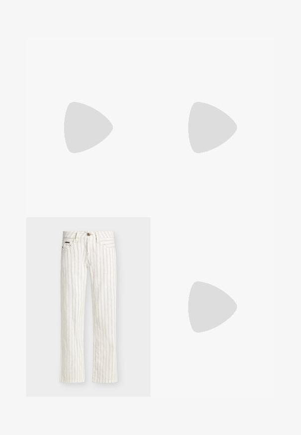 Haut à manches longues en beige clair, avec un design dégradé bleu. Texture lisse avec un col rond et une taille droite.; Pantalon blanc à jambes droites avec fines rayures verticales noires, conception à cinq poches et fermeture par bouton à la taille.; Baskets en daim bleu avec des rayures blanches et des motifs texturés, portées avec un pantalon en denim bleu clair, sur fond vert.; Petit sac bandoulière en cuir marron avec sangle réglable et fermeture éclair, présenté sur fond blanc. Aucun logo ou décoration visible.