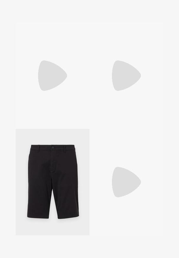 Lyseblå bomulds t-shirt med korte ærmer og rund halsudskæring. Har et rektangulært grafisk print i sort og hvidt på venstre bryst.; Sorte shorts lavet af et letvægtigt stof. Har en knaplukning, bæltestropper, to sidelommer og en lige pasform.; Hvide lædersneakers med en glat finish, rund tå, flade snørebånd og en struktureret sål. Grå ruskindsdetalje ved hælen.; Lille beige crossbody-taske med lynlåslomme foran, metal ALDO-logo, justerbar bred rem og rundet rektangulær form på hvid baggrund.