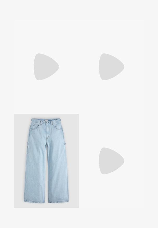 T-shirt en coton jaune avec un motif graphique comprenant le texte « Sunseekers Paradise » et des éléments de plage. Manches courtes et col rond.; Jean en denim bleu clair à jambes larges avec poches avant, passants de ceinture et boucles latérales pour outils, posé à plat sur un fond gris.; Baskets en toile blanches avec semelles en caoutchouc, dotées de six œillets, d'un bout rond et de détails de couture légers, portées avec des chaussettes blanches mi-mollet.; Lunettes de soleil en écaille de tortue marron avec une forme vintage de lunettes cat-eye et des verres marron. Présente des branches courbées avec des accents rouges.