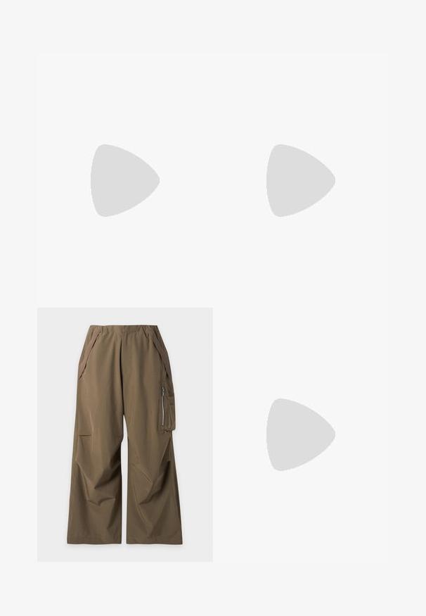 T-shirt noir à manches courtes en tissu lisse, avec un design asymétrique et un petit logo sur la poitrine.; Pantalon marron à jambes larges avec taille élastique, poches latérales et une poche cargo zippée sur la jambe droite, posé à plat sur un fond blanc.; Baskets athlétiques noires avec une semelle intercalaire à coussin d’air visible flottant au-dessus d’une surface en pierre rose avec un mur en pierre gris en arrière-plan.; Arnette HOT SHOT - Lunettes de soleil - dark grey