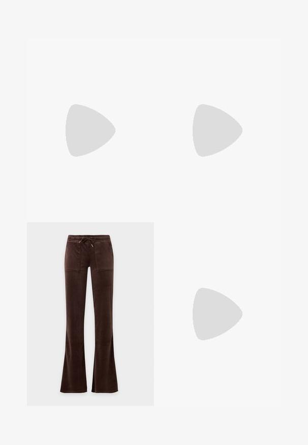 Valge ilma varrukateta ribane tank top, millel on kuldne metalliline kiri "Cowgirl" rinna peal, esitletud ühetoonilisel taustal.; Tumepruunid sametpüksid, millel on nööriga vöökoht, kaks esimest plaastritaskut ja veidi lehvikujulised sääred ühtlase tausta ees.; Kõrge tumepruun nahast kauboi saabas, millel on õmmeldud dekoratiivsed mustrid, terava varbaosaga ja kuhjatud plokk-kontsaga.; Pruuni ja musta käekott valge laikudega karusnahast tekstuuriga ja ühe musta õlarihmaga ühevärvilisel taustal.