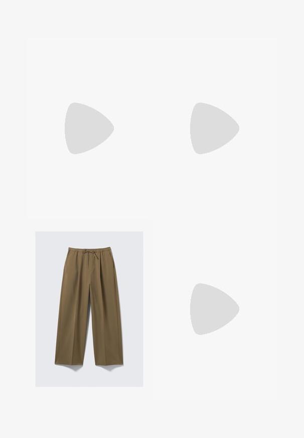 Suéter de punto en azul marino con cuello tipo polo, mangas largas, textura suave y dobladillo que se curva ligeramente hacia arriba. Diseño ligero y casual.; Pantalones de pierna ancha en verde olivo, confeccionados con una tela suave, con cintura elástica y cordón ajustable. Cuenta con dos bolsillos laterales.; Zapatos de cuero negro con un acabado liso, punta redondeada y diseño con cordones, combinados con pantalones marrones texturizados. Vista desde abajo.; Gafas de sol Ray-Ban con lentes verdes, montura de plástico negro y acentos dorados en los bordes. Forma cuadrada con acabado mate.