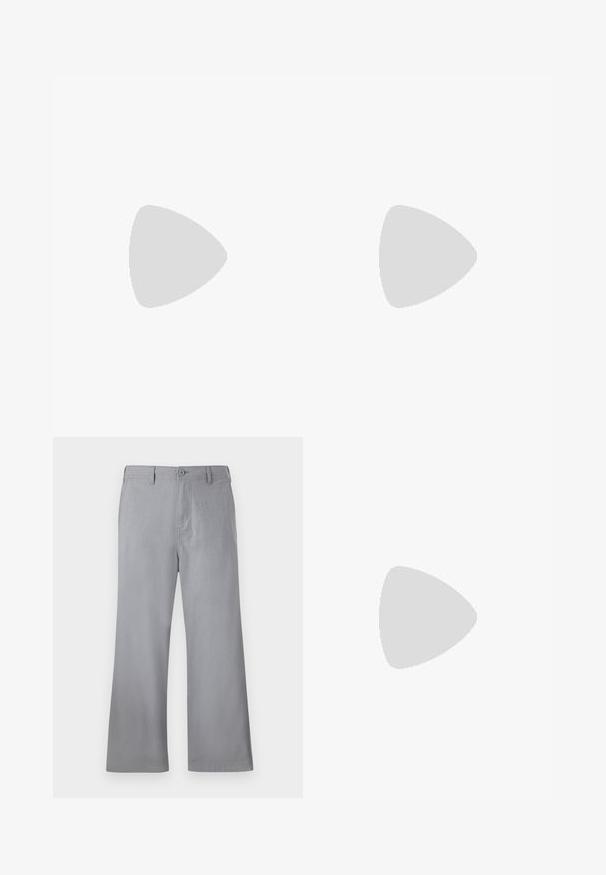 Camiseta de manga corta color gris oscuro con cuello redondo y un pequeño logo sutil en el lado izquierdo del pecho, presentada sobre un fondo blanco.; Pantalones de pierna ancha grises, hechos de una tela suave, con cierre frontal de botón, trabillas para cinturón y un diseño limpio sin patrones ni acentos visibles.; Zapatilla de cuero negra con rayas blancas, suela de goma texturizada y parte frontal con cordones. Cuenta con una etiqueta de marca en la lengüeta.; Riñonera negra con un tirador de cremallera rojo y una parche rectangular con el logotipo "montagne" que muestra un sol y franjas en la parte delantera.