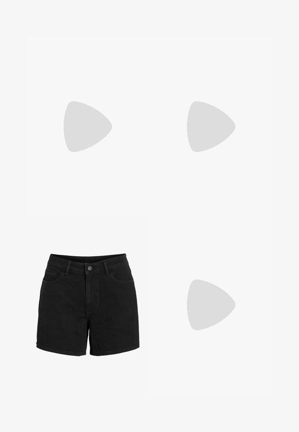JDY JDYFAROCK ELINA - T-shirt imprimé - black; Short en jean noir avec fermeture par bouton et zip, passants de ceinture, poches avant et arrière, présenté sur fond blanc.; Even&Odd Ballerines à brides arrière - black; Petit sac à main noir brillant avec deux longues anses et des détails à cordon sur les côtés sur un fond clair uni.