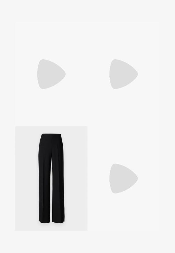 Top court blanc à manches courtes et larges, avec broderie florale découpée sur le panneau avant, suspendu devant un fond uni.; Pantalon noir à jambes larges avec une taille haute, en tissu lisse, présentant des plis à l'avant et une coupe classique et ajustée.; Tongs en cuir marron avec un motif texturé de style crocodile. Dotées d'une bride contourée et d'une semelle plate pour un design minimaliste.; Sac à main en cuir noir avec une fermeture éclair dorée et une bandoulière ajustable présentant des détails rectangulaires dorés sur fond blanc.