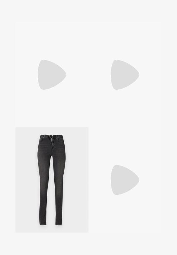 Burgundy langærmet ribstrikket sweater med rund halsudskæring og knapdetaljer på ærmerne. Fremstillet af et tekstureret strikmateriale.; Sorte højtaljede skinny jeans lavet af denim, med lynlås, fem-lomme design og glat tekstur med let falmning.; Sorte balletflade sko i laklæder med rundet tå, snørelukning og flad sål. Glat tekstur med få detaljer.; Even&Odd by Zalando H24462 - Håndtasker - black