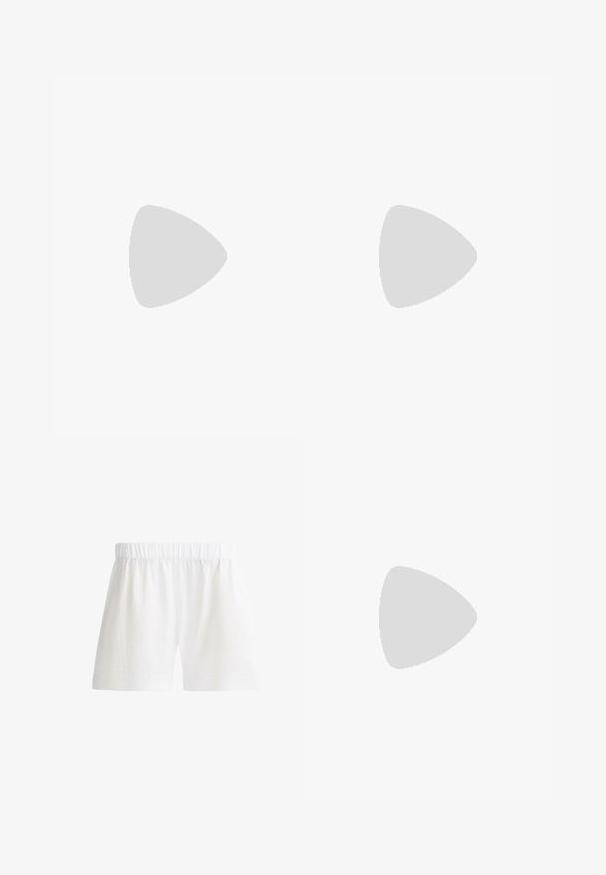 Roomkleurige mouwloze tanktop met een ronde halslijn en een klein merklabel aan de binnenkant aan de achterkant.; Witte shorts met elastische taille, rechte zoom en lichtgewicht stof, ontworpen voor casual gebruik.; Gouden synthetische slipper met een enkele band en een gespaccent, met een bruine kurken voetbed en een gestructureerde rubberen zool.; Even&Odd by Zalando Shopper - off-white