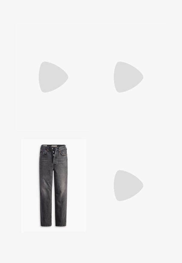 T-shirt en coton noir avec des manches courtes, un col rond et une coupe décontractée. Présente une étiquette sur le col. Texture lisse et design simple.; Jeans en denim noir avec une coupe droite, cinq poches, fermeture à bouton et détails de couture contrastés. Tissu texturé avec une finition délavée.; Baskets montantes en toile noire avec semelle en caoutchouc blanche et lacets blancs, vues de côté sur un fond blanc.; Lunettes de soleil noires en forme d'œil de chat avec des verres gris foncé, monture en plastique élégante, coins pointus et branches droites. Pas de métal visible ni d'accents.