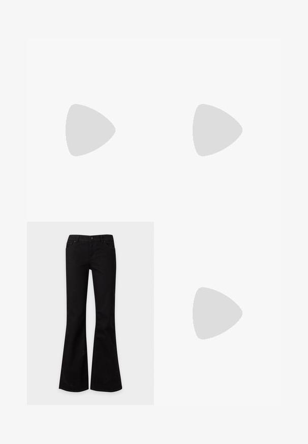 Haut noir sans bretelles à pois blancs avec un ourlet peplum volanté, présenté sur un fond clair uni.; Jean noir taille haute évasé avec poches avant, passants pour ceinture et fermeture par bouton sur un fond clair uni.; Jambes portant des leggings côtelés foncés associés à des ballerines noires avec de petits détails en nœud sur fond blanc.; Petit sac à main noir brillant avec deux longues anses et des détails à cordon sur les côtés sur un fond clair uni.
