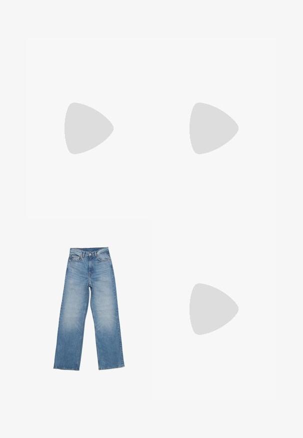 Seasalt Cornwall Camiseta de manga larga - white salt; Los vaqueros de denim azul claro cuentan con un diseño de pierna recta, estilo de cinco bolsillos y cierre de botón. La tela presenta una textura desgastada.; Zapato náutico de cuero marrón con cordones, detalles de costura y logo de Timberland en el lateral, mostrado sobre un fondo blanco.; Bolso de hombro de ante marrón suave con una sola correa y herrajes de metal plateado sobre un fondo claro y liso.