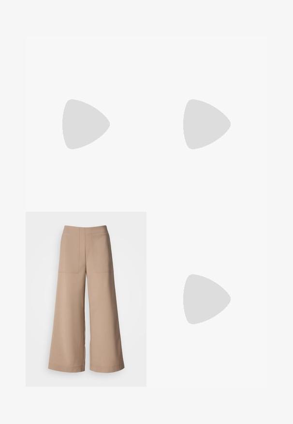 Haut à manches courtes et décolleté en V en bleu marine, vert menthe et bleu clair avec des motifs géométriques abstraits et un détail froncé à l'ourlet.; Pantalons à jambes larges en tissu beige clair. Comprend deux poches avant en applique, une taille plate et une texture lisse avec une finition soignée.; Chaussures Mary Jane en cuir verni marron avec un bout arrondi, un design ajouré et une bride réglable. Talon bas bloc.; Sac fourre-tout en daim marron avec deux anses en cuir noir. Texture douce, haut arrondi et un intérieur spacieux. Aucun matériel ou embellissement visible.