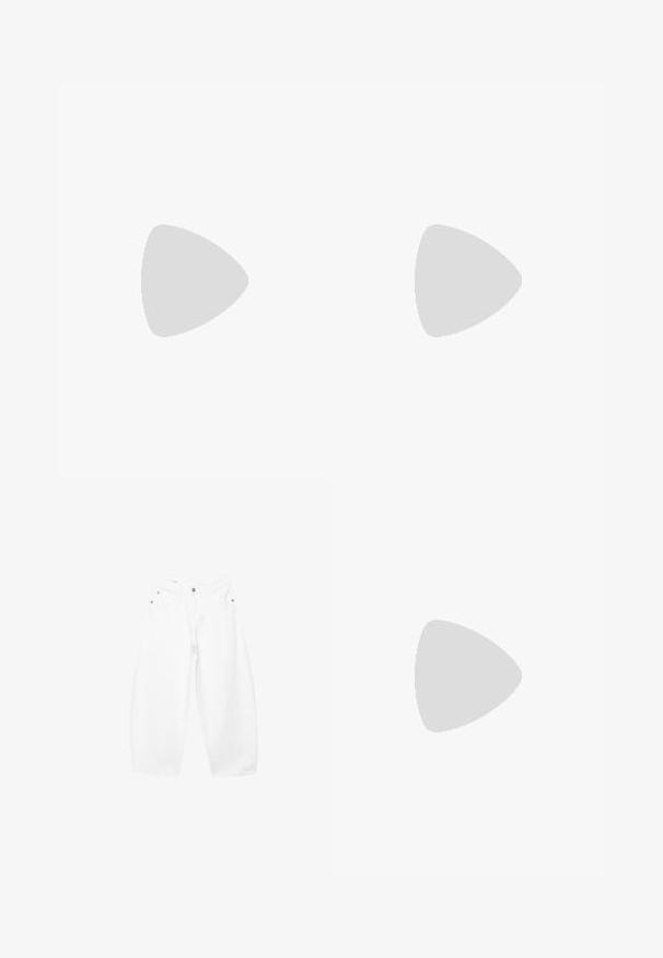 Blå sweatshirt med ribbet rund hals, der har horisontale lyseblå striber og en glat tekstur. Rent design, blødt stof.; Løse hvide denimjeans med knap- og lynlåslukning, bæltestropper og forlommer, vist på en ensfarvet baggrund.; Grå suedestøvle med hvide læderstriber og guldlogo-detalje. Flad gummisål, rund tå og klassisk snølukkedesign.; Sort skuldertaske i glat læder med en bred, enkelt strop og et afslappet, minimalistisk design mod en ensfarvet baggrund.
