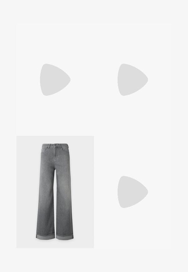 Schwarzes Baumwoll-T-Shirt mit lockerem Schnitt, kurzen Ärmeln, rundem Ausschnitt und glatter Textur. Keine Muster oder Akzente.; Graue, hoch taillierte Jeans mit weitem Bein, fünf Taschen, Knopfverschluss und umgeschlagenen Bündchen, vor schlichtem weißem Hintergrund.; Schwarze Leder-Ballerinas mit runder Zehenpartie, Knöchelriemen und niedrigem Absatz. Glatte Textur und minimalistisches Design.; Pink strukturierte Leder-Schultertasche mit goldfarbenem Reißverschluss und verstellbarem Riemen, mit kleinem goldfarbenem „Michael Kors“-Logo auf der Vorderseite.