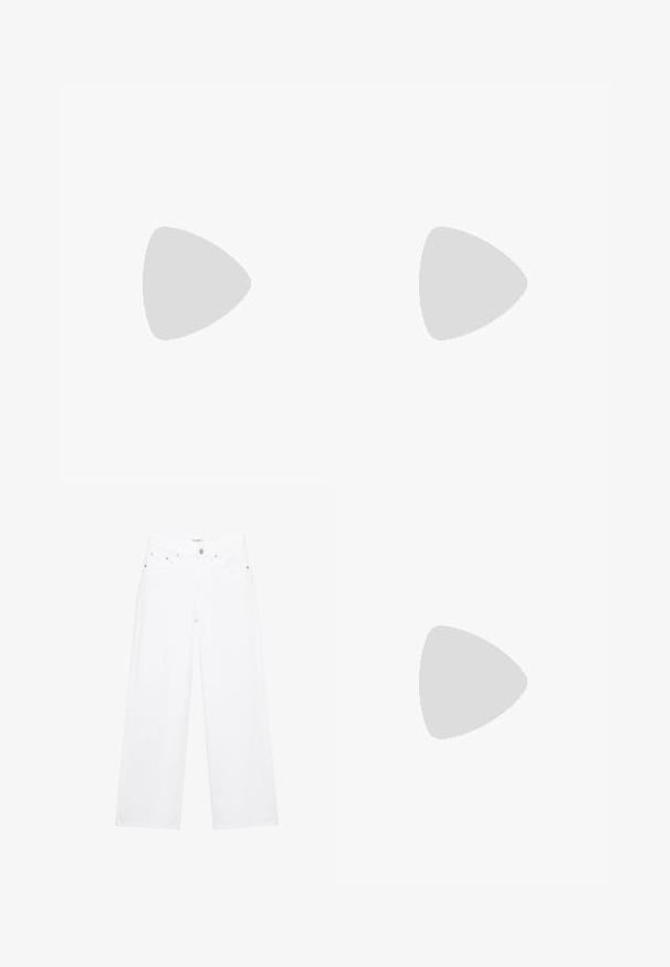 T-shirt rouge à manches courtes et col rond, design uni, étiquette au niveau du col, présenté à plat sur fond blanc.; Jean blanc à jambes larges avec poches avant, passants de ceinture, fermeture par boutons et coutures visibles, présenté sur un fond blanc uni.; Un sweat à capuche vert clair avec logo, un short blanc, des baskets rouges avec rayures blanches, assis sur une chaise pliante en chrome contre un fond neutre.; Sac à main en cuir rouge foncé avec deux poches avant à rabat et longues bandoulières, présenté sur fond blanc.