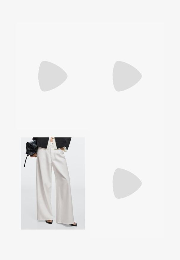 Lys beige ærmeløs sweater med ribbet rund hals, tekstureret stof og minimalistisk design; ingen synlige logoer eller mønstre.; Person iført hvide brede bukser med højtaljede, sorte åben-toe sandaler og holder en sort læderhåndtaske mod en ensfarvet baggrund.; Brun mokkasinsmule med lukket, afrundet tå og flad, tekstureret sål, fotograferet fra siden mod hvid baggrund.; Stor, blød beige ruskinds-hobo-taske med en bred skulderrem og en løs, ustruktureret form, placeret mod en hvid baggrund.