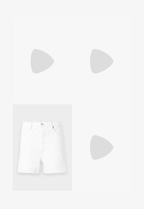 Top sin mangas de canalé azul claro con un cuello redondo y un pequeño logo bordado en el centro. Textura suave, silueta ajustada.; Pantalones cortos de mezclilla blancos con bolsillos delanteros, presillas para cinturón y cierre con botón de metal sobre un fondo liso.; Sandalias de tacón rosa con múltiples correas estrechas, diseño de punta cuadrada y un tacón geométrico grueso. Acabado de patente suave.; Pendientes plateados con un diseño distintivo y abstracto, con formas irregulares y acabado brillante. Incluyen cierre de tuerca para su sujeción.
