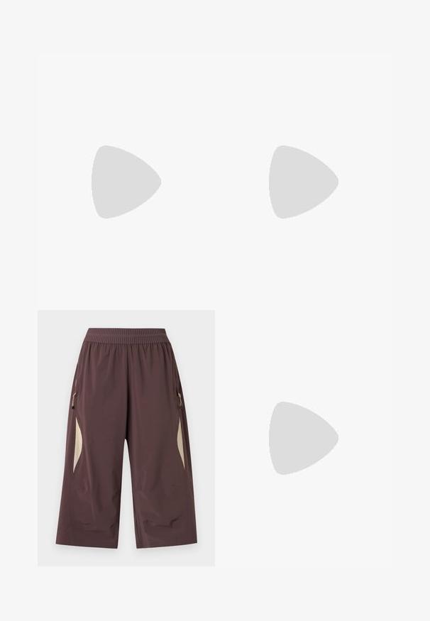 Haut court gris côtelé sans manches avec encolure ronde et patch logo blanc "Santa Cruz" centré sur la poitrine.; Pantalon marron à jambes larges raccourci avec taille élastique et empiècements latéraux beiges, avec poches zippées de chaque côté.; Baskets de sport vert lime avec des accents en cuir verni noir, des détails en maille et une semelle texturée ; elles présentent des lacets et un col rembourré.; Sac à main en cuir verni noir avec des poignées supérieures doubles, une bandoulière amovible, une forme arrondie et un logo "PUMA" en relief bien visible.