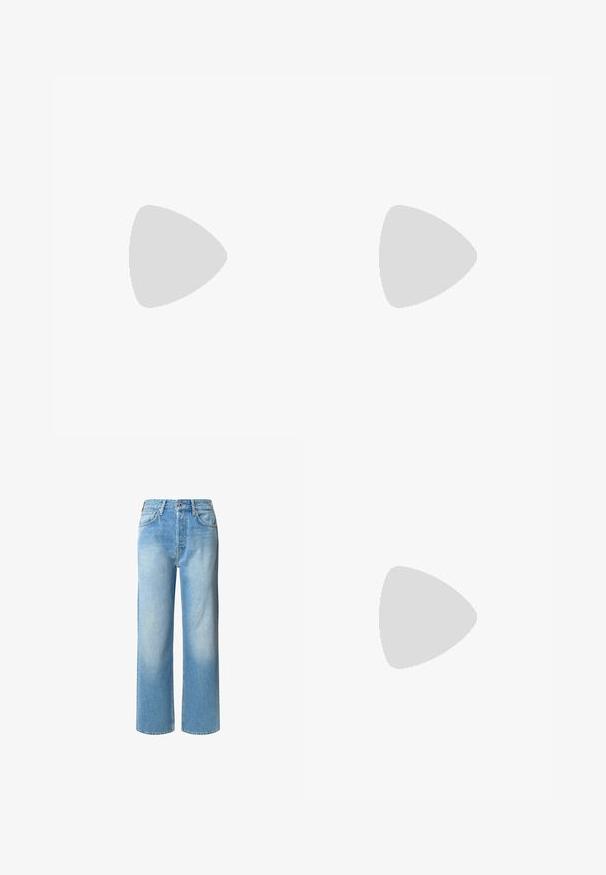 Camiseta blanca de manga corta hecha de un tejido suave y ligero. Presenta un escote redondeado y una textura suave con un ligero brillo.; Vaqueros de mezclilla de color azul claro con un diseño de pierna ancha y cintura alta. Presenta un estilo clásico de cinco bolsillos y un cierre de botones.; Zapatilla blanca de lona de corte bajo con suela de goma texturizada, cordones blancos y pequeña etiqueta de Calvin Klein en el lateral.; Bolsa tote de lona color crema con dos asas para el hombro y un pequeño logo de corazón rojo con el texto "HUGO" en el centro frontal.