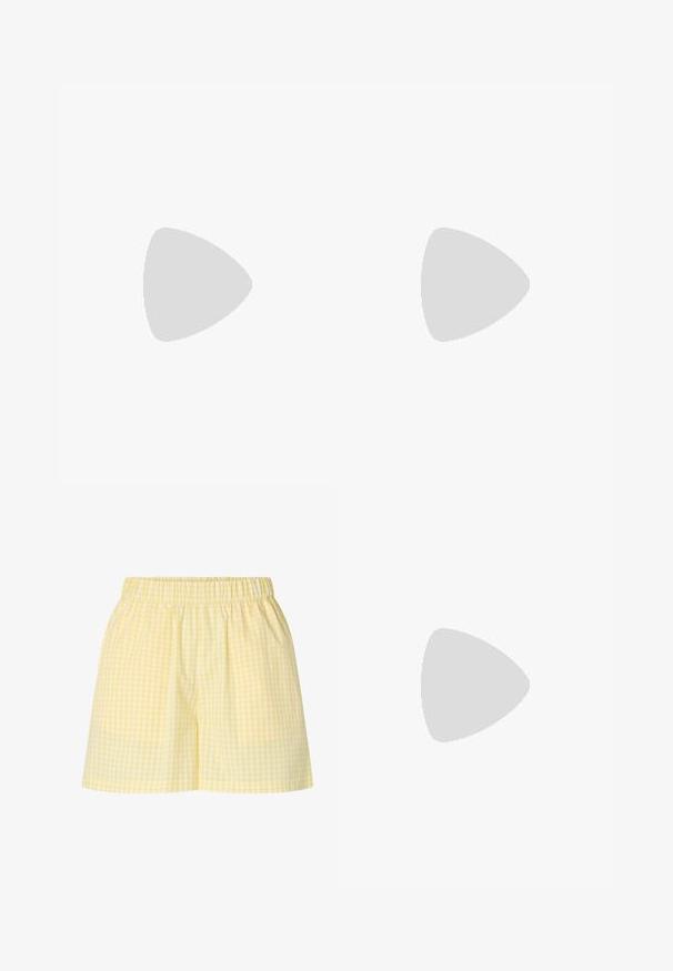 Débardeur sans manches en maille côtelée jaune pâle avec encolure carrée et taille ajustée, taille petite, fabriqué au Bangladesh.; Short vichy jaune et blanc avec taille élastique, coupe décontractée et ouvertures de jambes droites.; Sandale glissante synthétique dorée avec une seule sangle et un accent de boucle, dotée d'un pied en liège brun et d'une semelle en caoutchouc texturé.; Lunettes de soleil rectangulaires noires avec des verres jaunes. Les caractéristiques incluent des montures épaisses et un design anguleux avec une finition lisse et brillante.