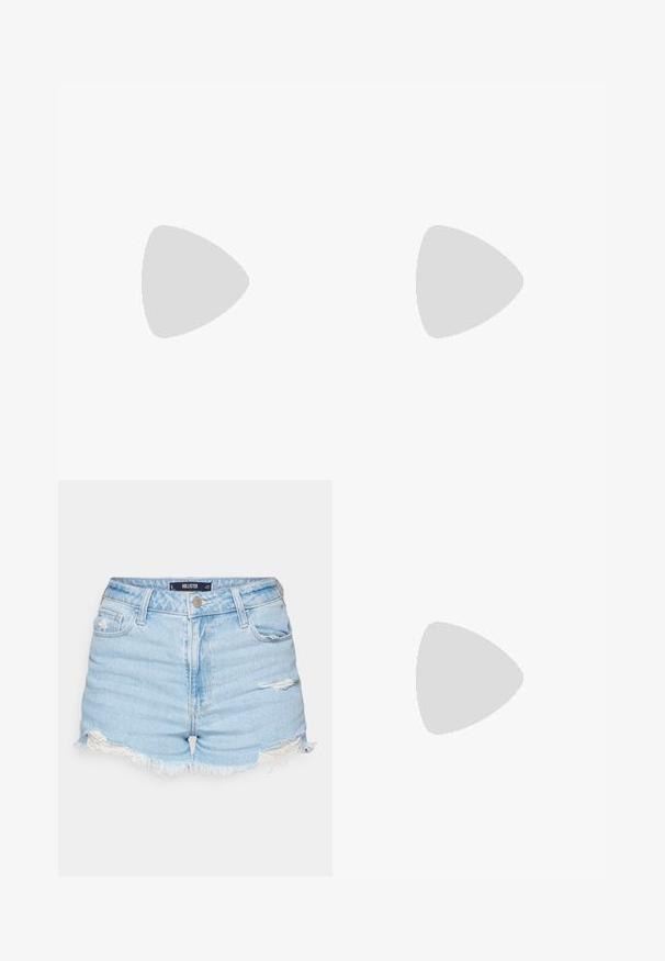 Bralette de encaje blanco con escote en V, tirantes delgados ajustables y borde festoneado. Presenta intrincados patrones florales y geométricos.; Shorts de mezclilla azul claro con dobladillo deshilachado, detalles desgastados, diseño de cinco bolsillos y cierre de botón en la parte delantera.; Bota de ante color tan con punta redondeada y parte superior con flecos. Cuenta con un tacón ancho de altura media y un diseño robusto con un detalle de asa en la parte trasera.; Bolso bandolera de ante marrón con ojales dorados en la correa ajustable, detalles de flecos en los laterales y pequeño logo dorado RLL en la solapa frontal.