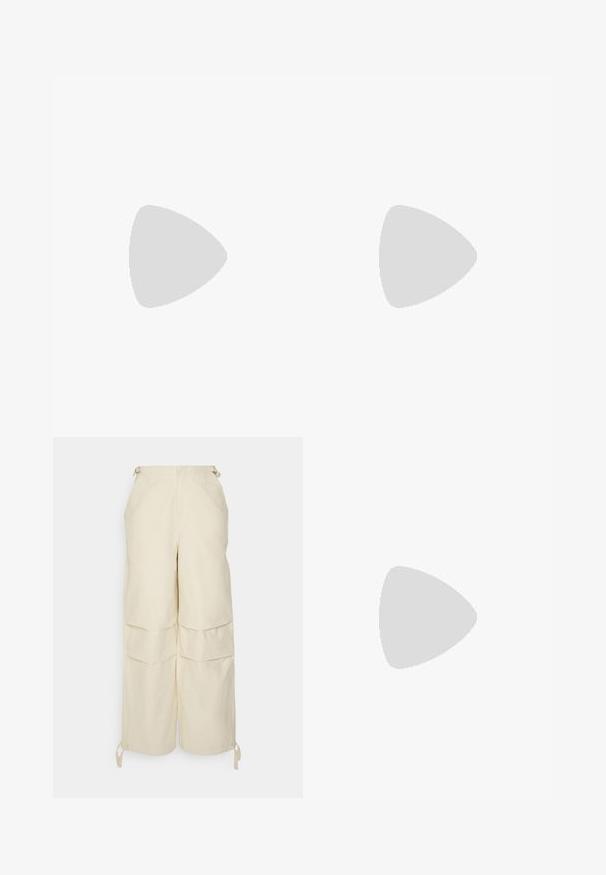 Cremefarvet oversized t-shirt lavet af blødt stof, med rund hals og korte ærmer. Centreret sort tekst, der siger "VENUS."; WRSTBHVR ZERA PANTS EGGSHELL WOMEN - Bukser - off white; Hvide ruskinds sneakers med marineblå striber, gummisål, struktureret overdel, rund tå og snøring; har branding på siden og tungen.; Cremefarvet læderhandbag med rektangulær form, flad hank og aftagelig rem; har en frontklap med magnetlukning.