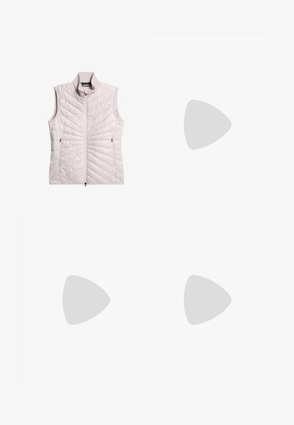Lichtroze mouwloze vest met een hoge kraag, voorzien van een geborduurd ruitpatroon, een ritssluiting aan de voorkant en twee zijzakken. Een gladde textuur.; Korte mouw sportshirt in zwart met een blauw geometrisch patroon. Gemaakt van ademend materiaal, met een ronde hals en platte naden.; Zwarte sport shorts van een gladde, elastische stof. Heeft een hoge tailleband en logo-details aan de zijkant. Eenvoudig, gestroomlijnd ontwerp.; Witte mesh sneaker met een gestructureerd oppervlak, voorzien van een mintgroene rubberen zool met lattenwerk en traditionele vetersluiting.