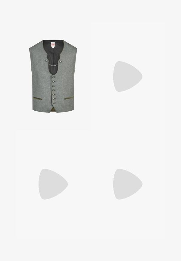 Gilet traditionnel gris avec boutons argentés, doublure foncée et deux poches avant avec bordure vert olive, présenté sur fond blanc.; Chemise blanche à manches longues avec col mandarin, boutons sur le devant et logo brodé subtil sur la poitrine gauche.; Lederhosen en suede noire avec des motifs floraux brodés, des bretelles réglables, des boutons en argent et des poches latérales. Accents en fil argenté.; Botte haute en cuir marron foncé et daim avec deux sangles à boucles réglables et une semelle basse robuste.