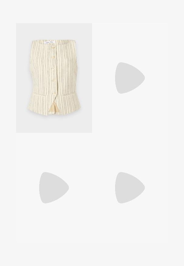 Veste sans manches beige à rayures verticales, fermeture boutonnée à l'avant, deux poches latérales et un ourlet légèrement évasé. Texture légère et respirante.; Femme aux cheveux tressés porte une robe marron sans manches avec une broderie florale noire et tient des bracelets sur un fond blanc uni.; Chaussure à talon haut en vernis noir avec un embout pointu et un talon épais, présentant une texture lisse et brillante ainsi qu'un design élégant.; Sac à main rectangulaire en cuir noir avec deux poignées, bandoulière amovible et petite plaque logo de la marque en argent sur le devant.