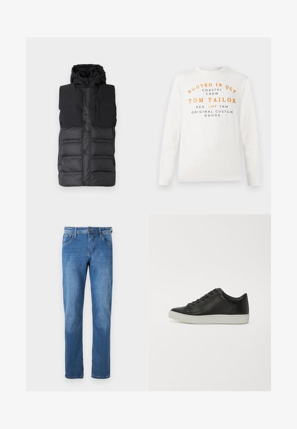 Schwarze ärmellose Steppweste mit Kapuze, mit glattem oberen Teil, gestepptem unteren Teil, Frontreißverschluss und Druckknöpfen.; Weißes Langarmshirt mit orangefarbener und schwarzer Schrift, auf der steht: "Rooted in QLY Coastal Crew Tom Tailor Reg 1962 TRM Original Custom Goods".; Jeans aus Denim in Mittelblau mit geradem Schnitt. Verfügt über fünf Taschen, einen Knopfverschluss und sichtbare Nähte entlang der Säume.; Schwarze Leder-Sneaker mit runder Spitze, flacher weißer Gummisohle und einer Schnürung mit sechs Ösen. Glatte Textur, minimalistischer Stil.