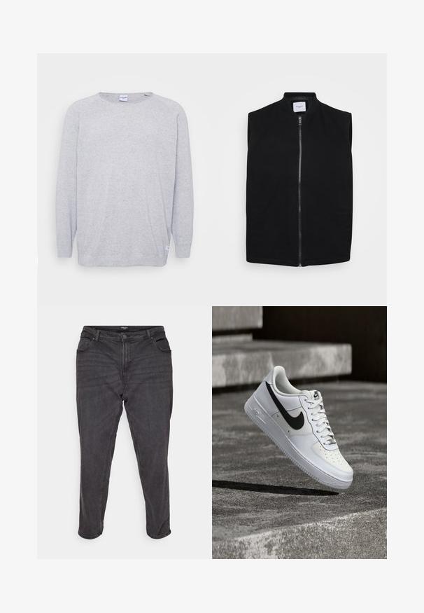 Sort ærmeløs vest lavet af et glat stof, med lynlås foran, høj krave og to sidelommer. Enkel design uden mønstre.; Lys grå sweater med lange ærmer, rund halsudskæring og struktureret strik. Har et diskret spættet mønster og et lille mærke ved kanten.; Sorte denim jeans med lige ben, der har en knaplukning, sidelommer og subtile falmninger, hvilket giver et klassisk udseende.; Hvid Nike Air Force 1-sneaker med sort swoosh, snørebånd bundet, placeret i luften over tekstureret betonoverflade udendørs.