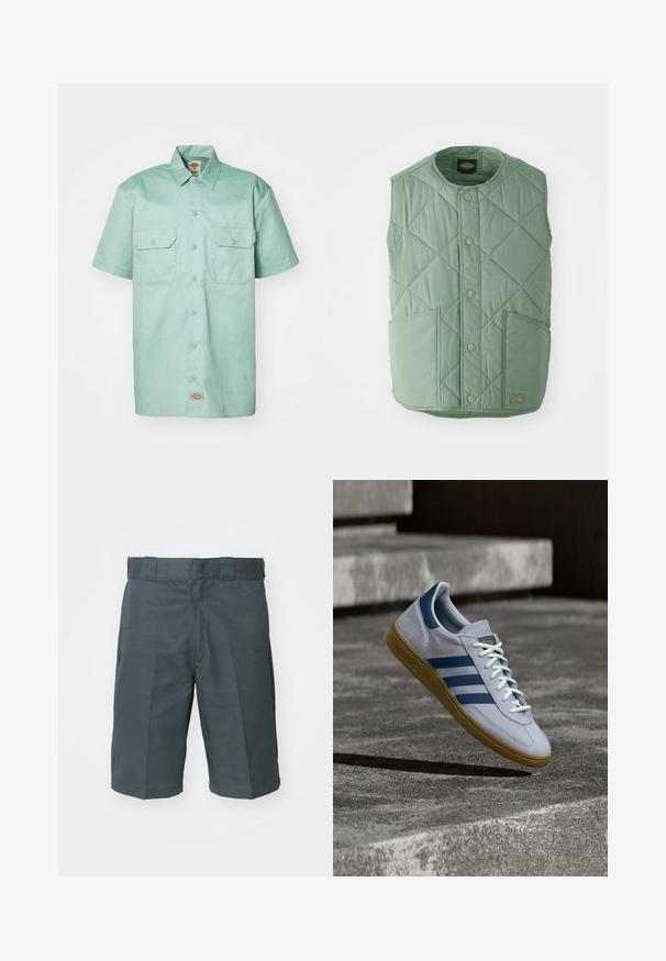 Gilet matelassé vert clair avec un col rond, des boutons-pression, deux poches avant et une étiquette de marque en bas à droite.; Chemise à manches courtes de couleur vert menthe en coton. Dotée d'une fermeture à boutons sur le devant, de deux poches poitrine et d'une étiquette de logo près de l'ourlet.; Shorts gris foncé en tissu résistant. Présentent une coupe droite classique, un devant plat et des passants de ceinture standards. Pas de poches visibles.; Baskets Adidas Spezial bleu clair avec des rayures bleu marine et une semelle en gomme, montrées en l'air au-dessus d'escaliers en béton dans un environnement extérieur neutre.