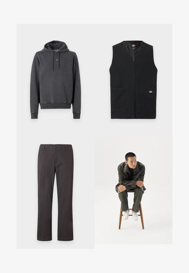 Sort ærmeløs vest med lynlås foran og to store forlommer, med en lille Dickies-logo på højre lomme.; Hættetrøje i mørkegrå, lavet af blød bomuldsblanding. Har en kængurulomme, ribbede manchetter og et lille logo på brystet.; Mørkegrå bukser med lige ben, knappelukning, bæltestropper og diskret frontsyning på hvid baggrund.; Ung mand i mørk læderjakke og jeans sidder på en træskammel, læner sig fremad med armene krydset og kigger til siden mod hvid baggrund.