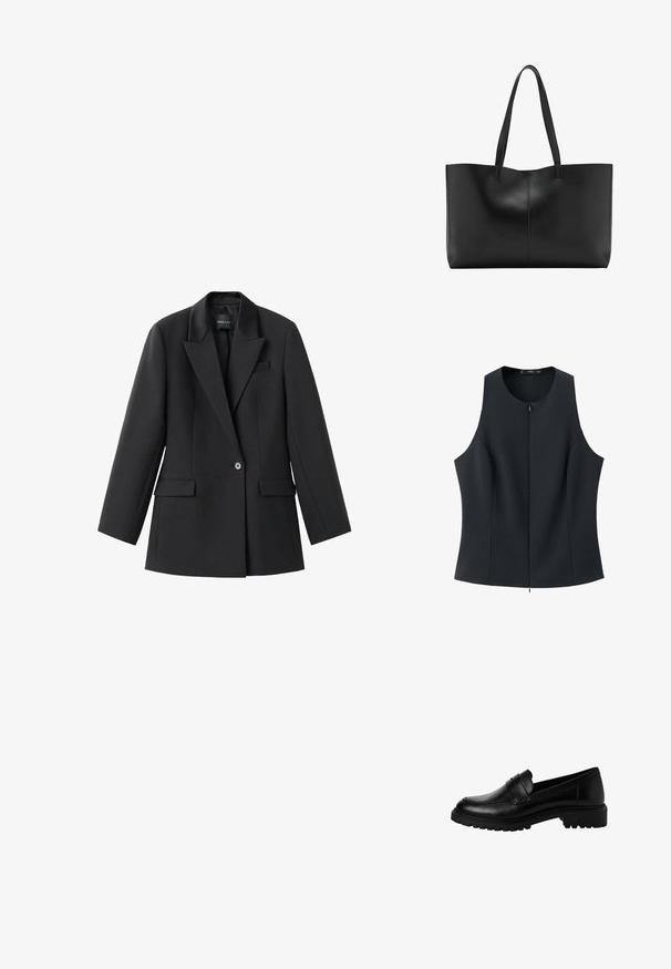 Ærmeløs sort vest med rund halsudskæring og frontlynlås, designet til et tætsiddende, struktureret look.; Sort blazer lavet af glat stof med en spids revers, enkelt knaplukning og to sidelommer. Skræddersyet pasform med lange ærmer.; Sorte læder loafers med en rund tå, dekorativ overdelstrap og en tyk, tekstureret gummisål. Glat finish med diskrete syninger.; Sort læder tote taske med to lange stropper, et slankt design og subtile syninger langs midtersømmen. Glat tekstur.