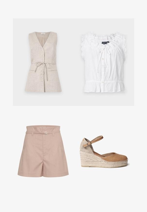 Robe sans manches en lin beige avec un col en V, fermeture à boutons sur le devant, ceinture à nouer à la taille et deux poches latérales.; Blouse blanche sans manches avec bordure en dentelle ajourée, boutons à l'avant, encolure à cordon et taille élastiquée froncée par GAP.; Shorts ajustés rose clair en tissu texturé, avec une taille large, des passants de ceinture et un détail en boucle argentée.; Espadrille à talon compensé en toile marron avec des détails en jute tissé, bride ajustable à la cheville et bout rond. Surface texturée.