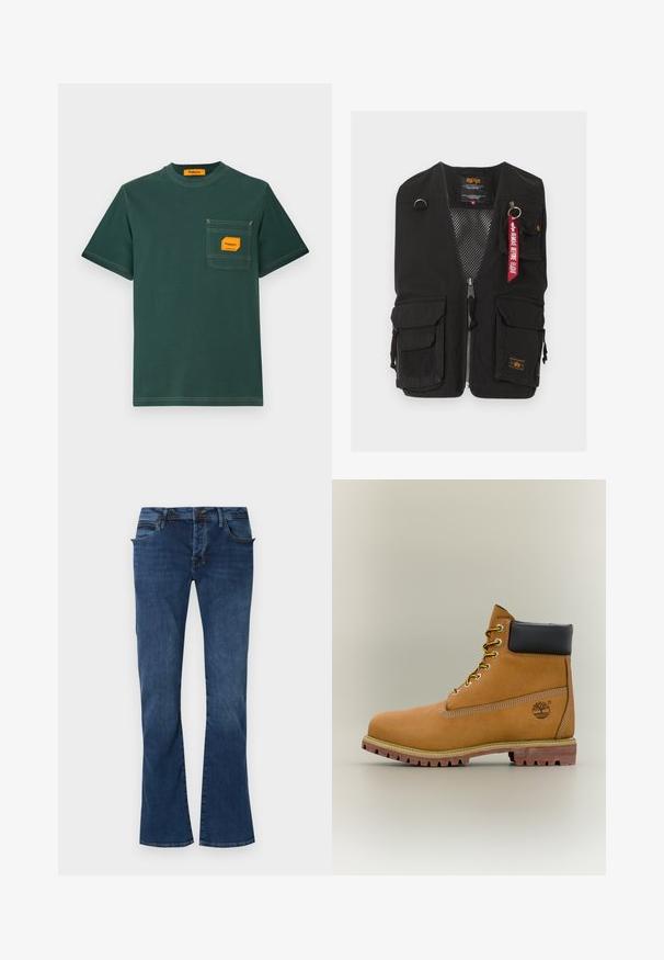 Zwarte utility-vest met meerdere voorzakken, ritssluiting, mesh voering aan de binnenkant en een rode sleutelhanger met de tekst "Remove Before Flight" op de rechterbovenzak.; Groene katoenen T-shirt met ronde hals, korte mouwen en een borstzak met een oranje label. Contrasterend stiksel is zichtbaar.; Denim flared jeans in diepblauw, met voorzakken, een ritssluiting en subtiele stiksels op de tailleband en de zoom.; Bruine leren enkellaars met zwarte kraag, gele veters en een zandkleurige zool. Voorzien van een logo en witte stikseldetails. Robuuste loopzool met grip.