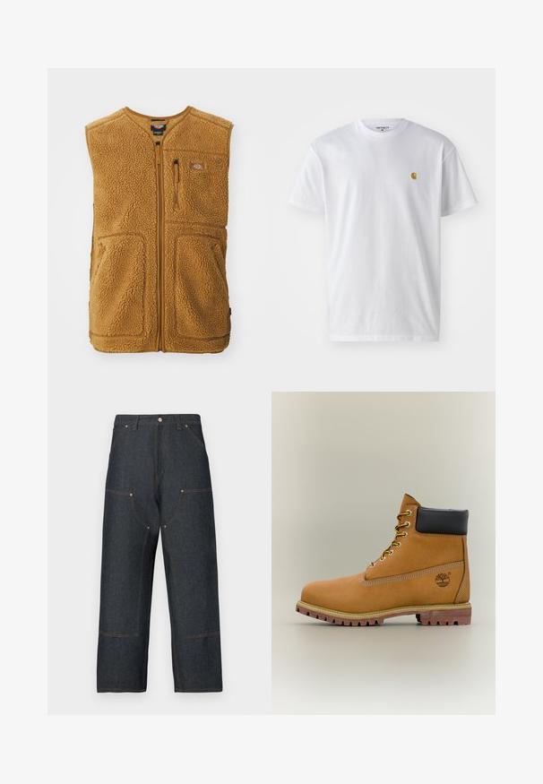 Brun sherpa fleece vest med frontlynlås, tre lommer og et lille logo-patch på øverste venstre bryst.; Hvid bomulds t-shirt med korte ærmer, rund hals og et lille guld logo på venstre brystområde. Blød tekstur og almindelig pasform.; Mørkeblå denimjeans med vid ben, der har kontrasterende orange syninger, forlommer og en klassisk knaplukning.; Brun læderankelstøvle med sort krave, gule snørebånd og tanfarvet sål. Har logo og hvide syninger som detalje. Robust ydersål med greb.