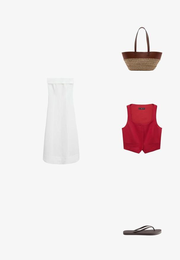 Rode mouwloze vest van stof, met een ronde hals, een enkele knoopsluiting aan de voorkant en twee zijzakken.; Witte strapless jurk met een rechte halslijn en een A-lijn silhouet, afgebeeld op een effen witte achtergrond.; Enkele donkerbruine rubberen teenslipper met een structuurzool en Y-vormige bandjes op een effen witte achtergrond.; Bruine leren en gevlochten strooien draagtas met twee lange handvatten en witte stiksels op de leren rand.
