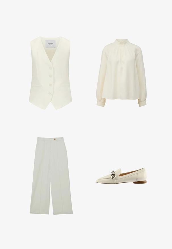 Witte mouwloze vest met een diepe V-hals, vijf knopen aan de voorkant, twee zijzakken en een getailleerde pasvorm, gemaakt van een gladde stof.; Crème-kleurige blouse met een hoge mandarinnekraag, pintuck-details en elastische manchetten voor een ontspannen pasvorm. Soepele stoftextuur.; Lichte crèmekleurige wijde broek met knoopsluiting, voorplooien en zijzakken, gemaakt van een gladde stof.; Crème lakleren loafer met puntige neus, zilveren horsebit-detail, lage houten hak en gestikte naad langs de wreef.