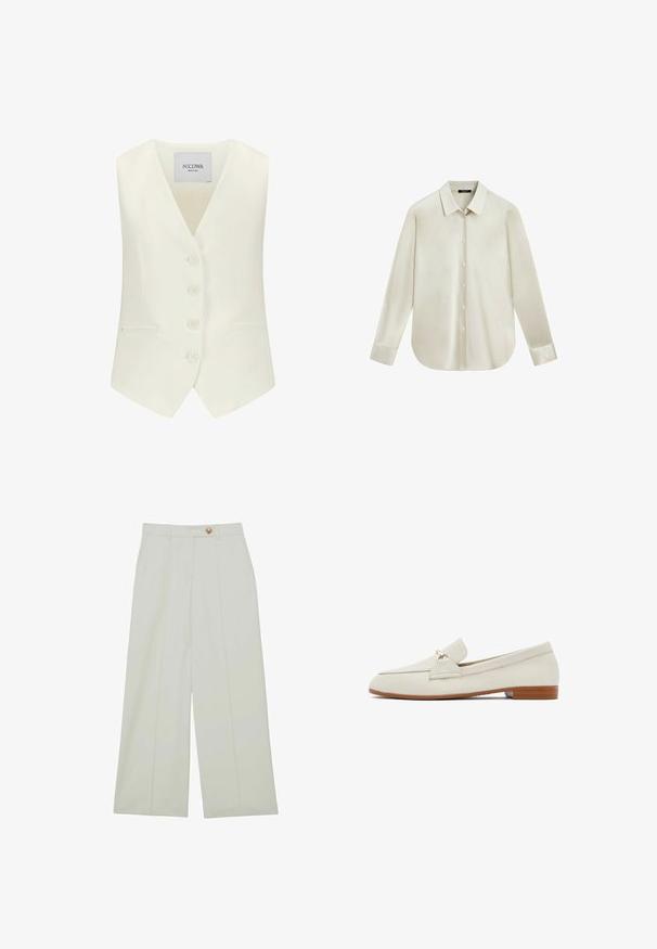 Witte mouwloze vest met een diepe V-hals, vijf knopen aan de voorkant, twee zijzakken en een getailleerde pasvorm, gemaakt van een gladde stof.; Crèmekleurig overhemd met lange mouwen, knoopsluiting, spitse kraag en afgeronde zoom, getoond tegen een witte achtergrond.; Wijde broekspijpen van lichte stof, in een gebroken witte kleur, met plooien aan de voorkant en een enkele knoopsluiting.; Beige leren platte loafer met gouden gespdetail en beige zool, lage hak en afgeronde vierkante neus, gezien vanaf de rechterzijde.