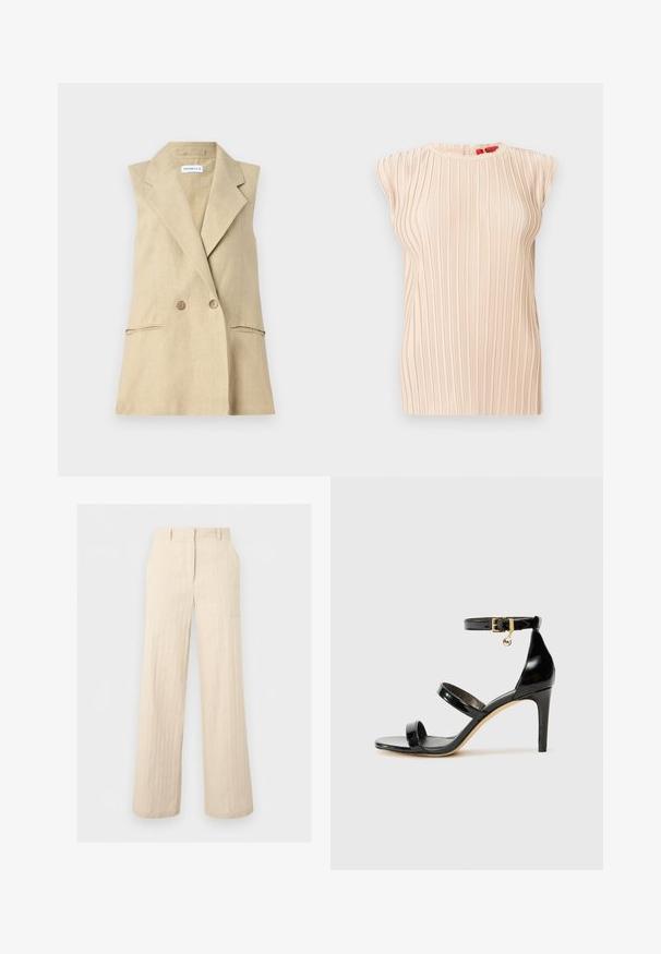 Beige linned løsslås blazer med klippakrage, dobbeltknaplukning og to forlommer. Glat tekstur.; Ærmeløs beige plisseret bluse med rund halsudskæring og subtil vertical struktur, vist på hvid baggrund.; Beige bukser med høj talje og vide ben, med bæltestropper og sømdetaljer, vist fladt på en lysegrå baggrund.; Sorte patenterede lædersandaler med tre stropper, ankelspænde og 10 cm stiletthæl. Har detaljer i guld og et logo charms.