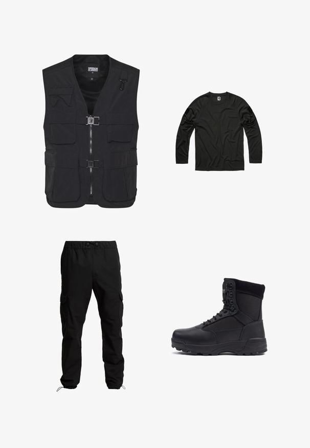 Zwarte Utility-vest van lichtgewicht stof, met meerdere voorzakken, een ritssluiting en een gaasinterieur voor ventilatie.; Zwart T-shirt met lange mouwen en ronde hals, gemaakt van lichtgewicht stof met een klein logo label aan de binnenkant van de hals.; Zwarte cargobroek van duurzaam materiaal, met een elastische tailleband, verstelbare trekkoorden en zijzakken met kleppen.; Zwarte tactical boot met een gladlederen bovenkant en stofpanelen, hoge enkelontwerp, vetersluiting aan de voorkant en robuuste rubberen zool.